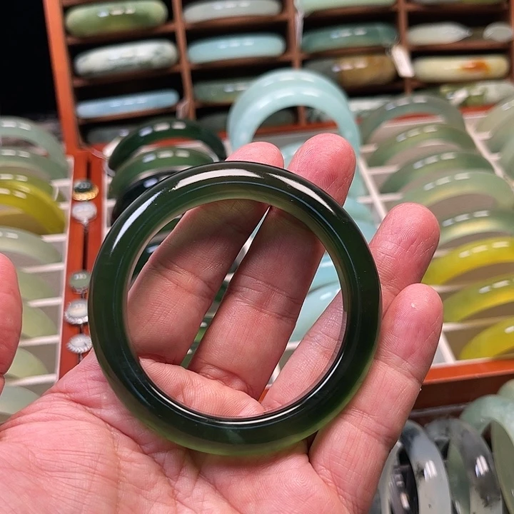 岫玉未镶嵌手镯岫玉