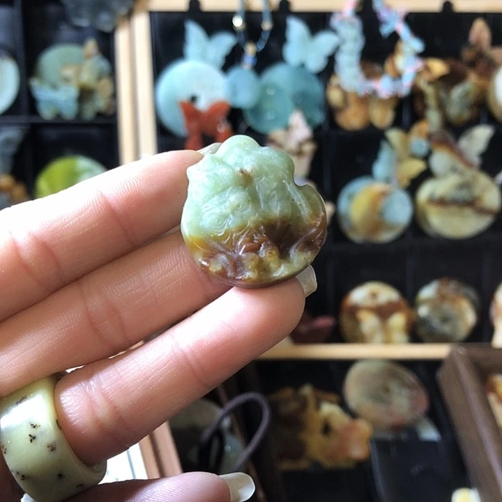 岫玉未镶嵌岫玉挂件