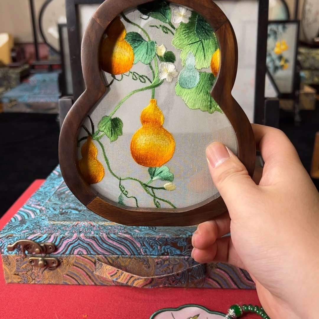 。***。刺绣纯手工刺绣双面绣实木摆件