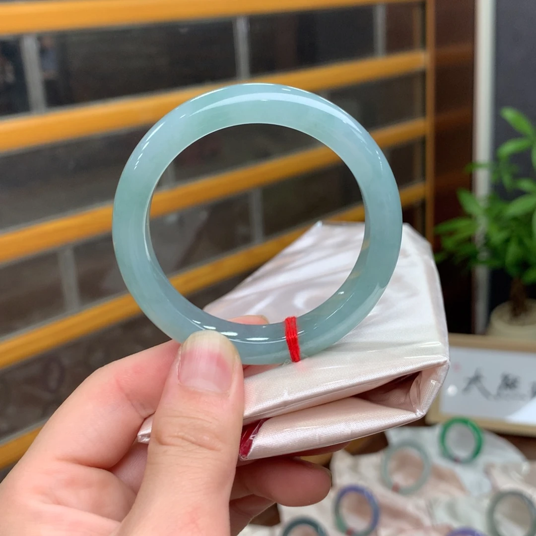 翡翠未镶嵌手镯52正装