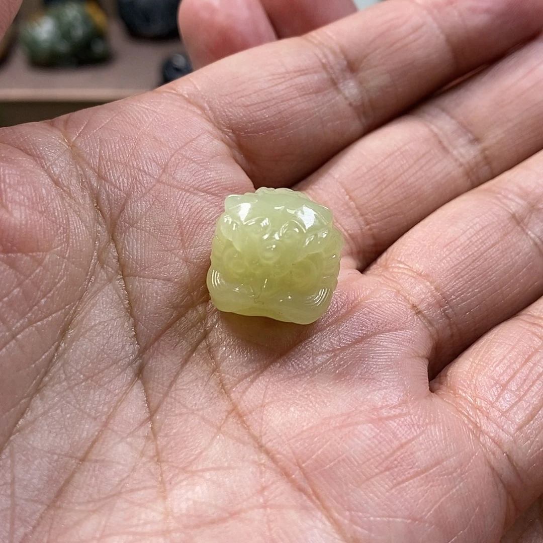 慧***慧和田玉未镶嵌颈饰