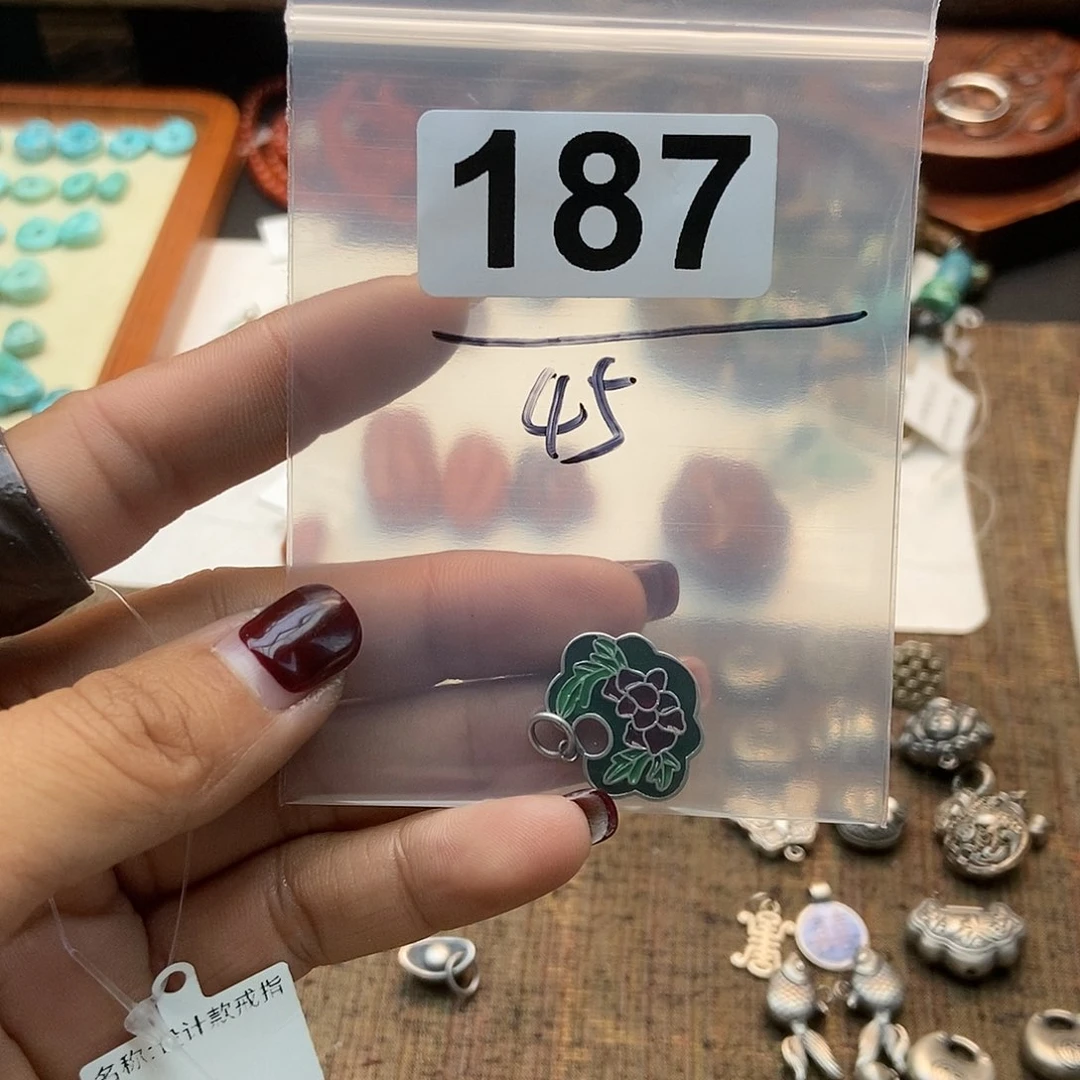 【闪购商品】翡翠挂件未镶嵌莫*冯配件