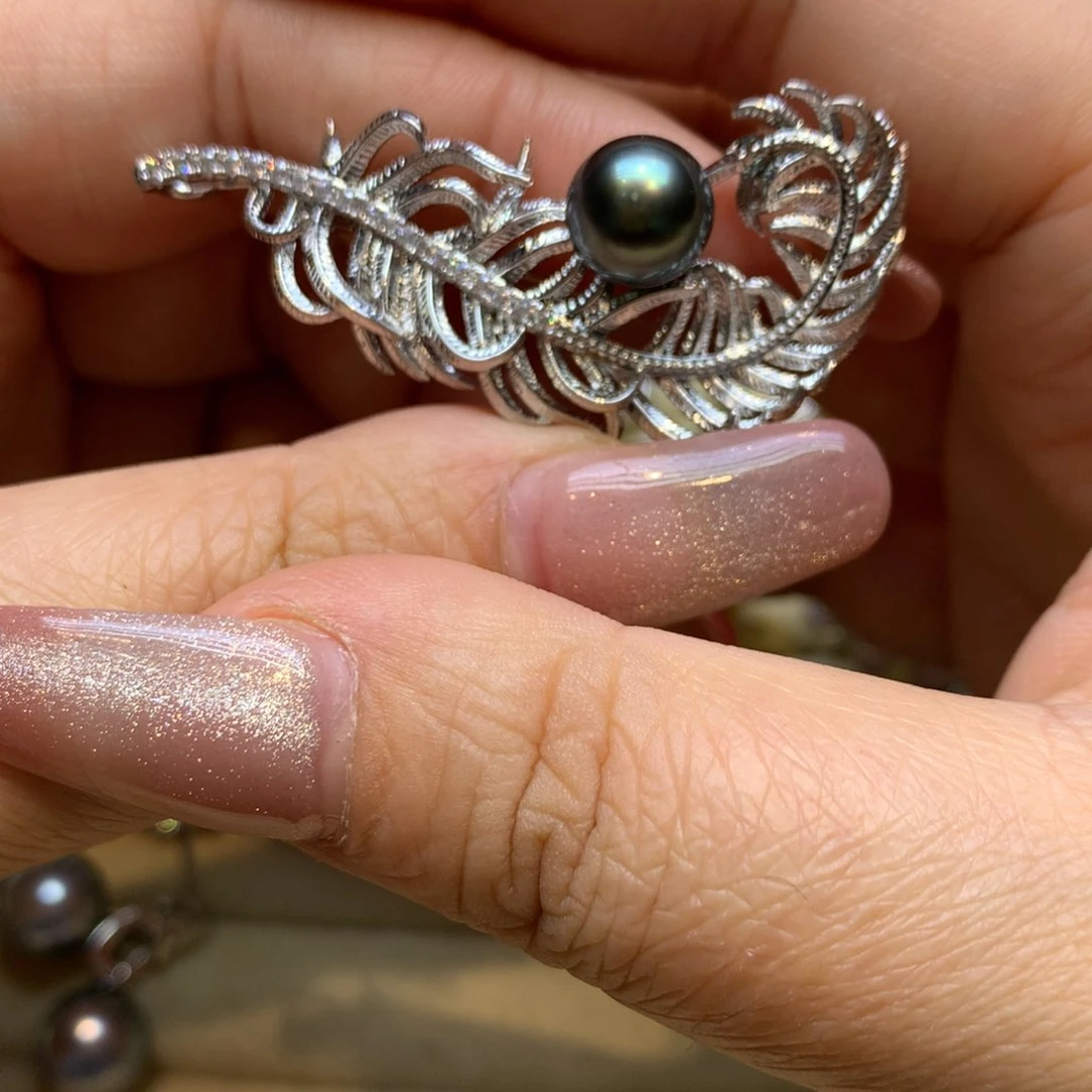 未镶嵌胸饰海水珍珠