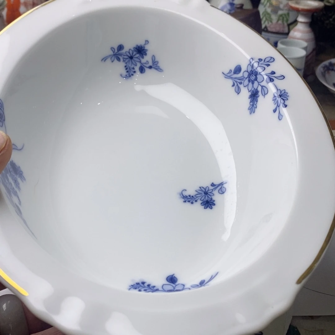 琦***一瓷片我不敢看电视我在床前