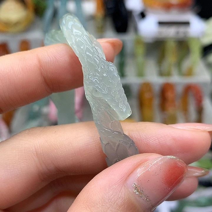 欧***拉蛇纹石玉未镶嵌手镯