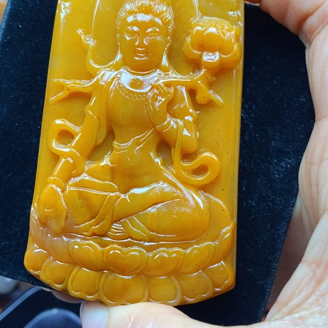 未镶嵌石英质玉(黄龙玉)颈饰
