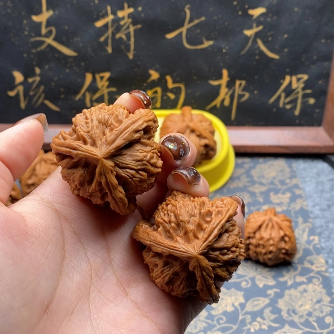 吊坠文玩核桃發***.白狮子