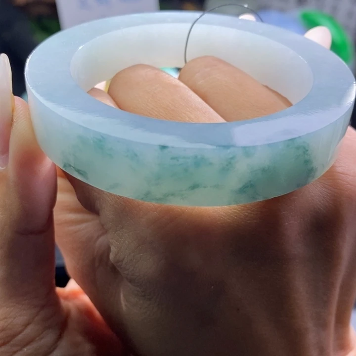 定制翡翠未镶嵌翡翠手镯