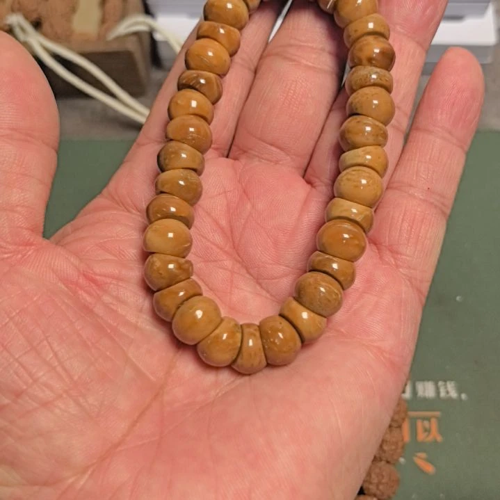 库克手串库克手串大肠，11左右尺寸，没染色的，没打蜡的