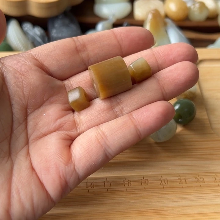 未镶嵌和田玉（糖玉）珠宝奇石颜*曦