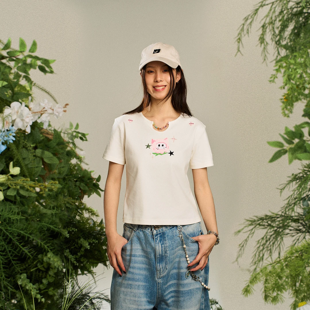 NSTNEW START发芽计划设计感小U领串珠草莓猫印花正肩修身短袖T恤