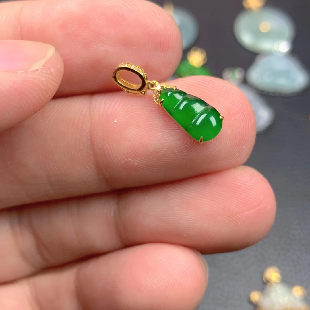 【闪购商品】翡翠18K金镶嵌颈饰翡翠