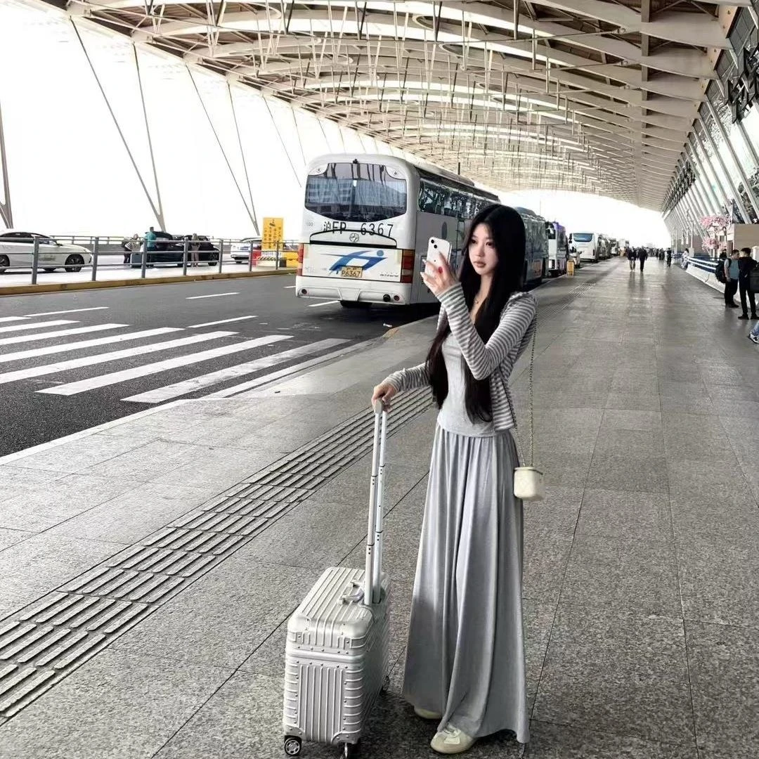 2025夏季新款韩版时尚百搭条纹外套+修身显瘦背心+半身裙三件套女