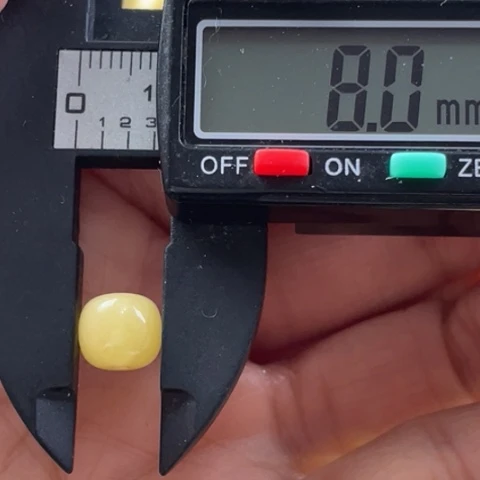 【闪购商品】未镶嵌蜜蜡裸石4号