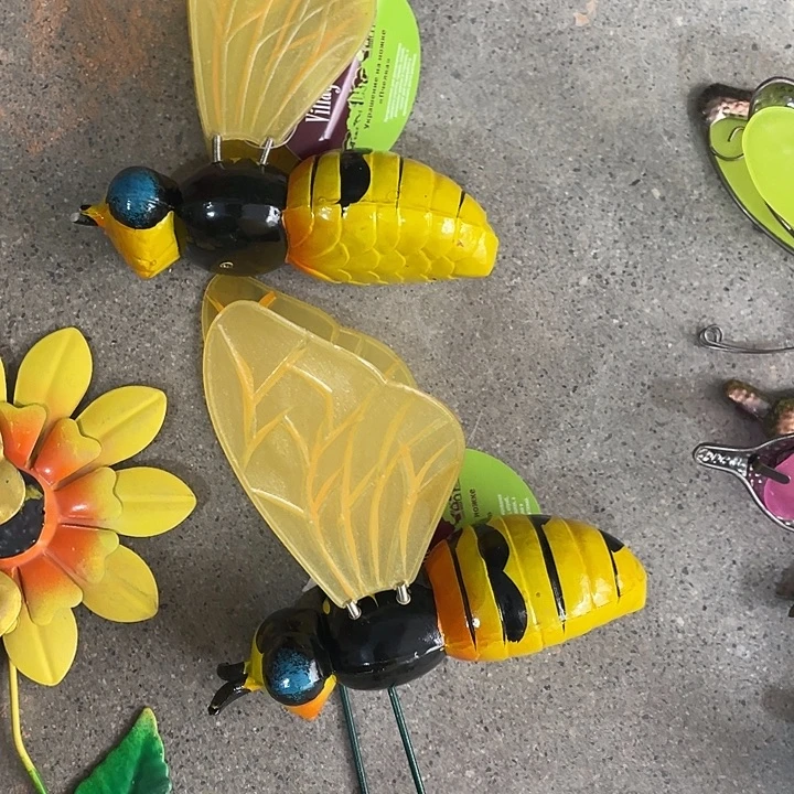 瓷片样品样品蜜蜂插两个