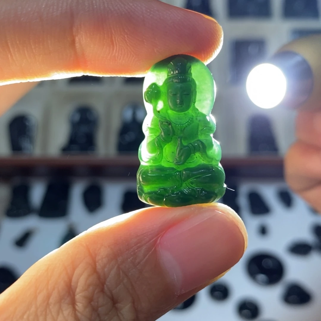 翡翠未镶嵌吊坠(赠链)