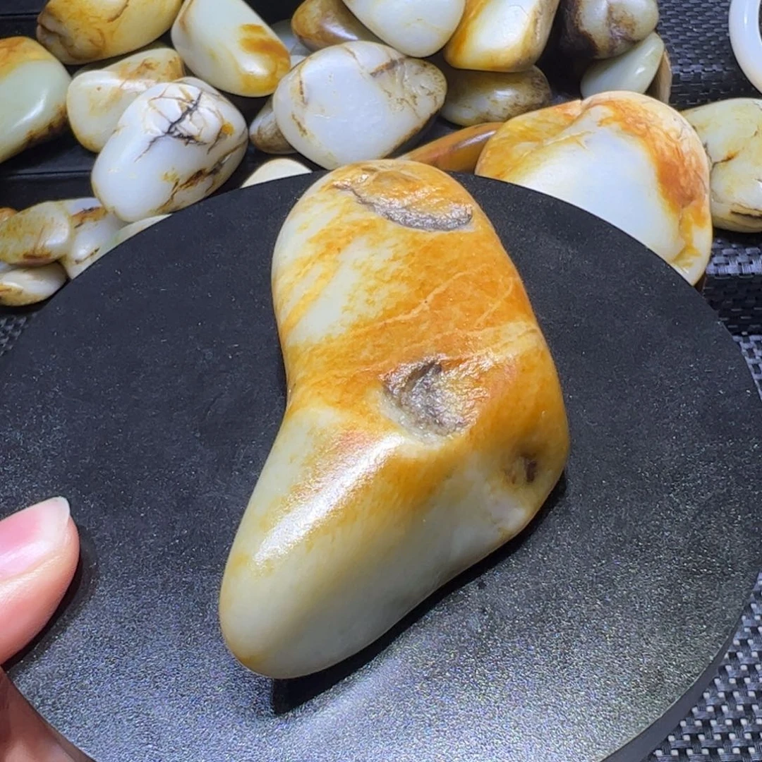和田玉未镶嵌颈饰153克