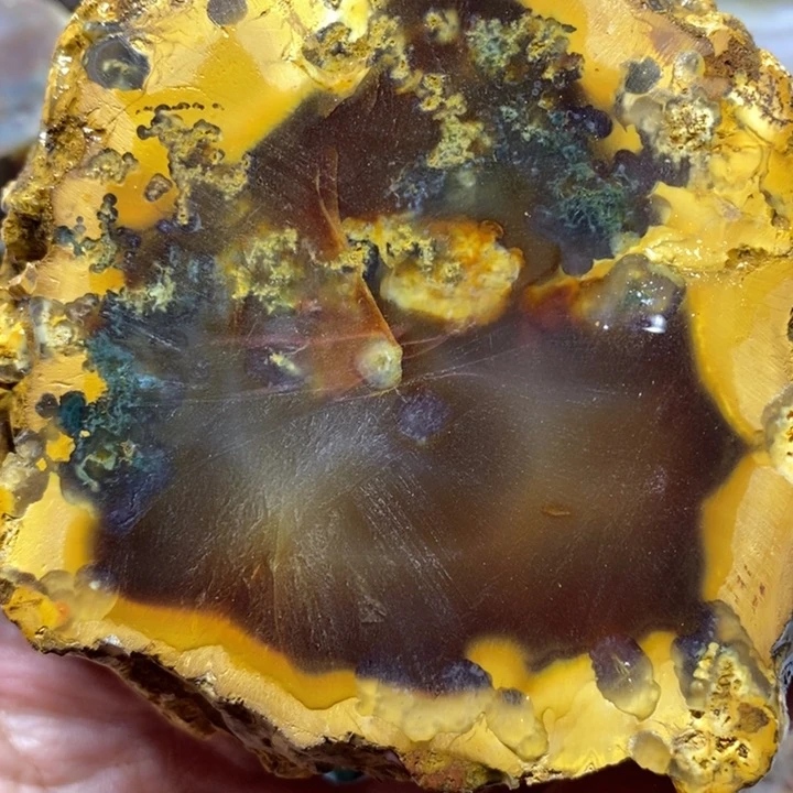 定制玛瑙董**豆手镯定制56