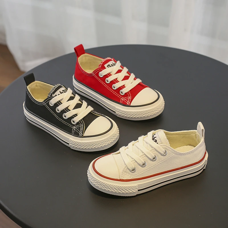 芭芭鸭儿童板鞋透气帆布鞋低帮中大童软底休闲鞋春秋新款宝宝鞋