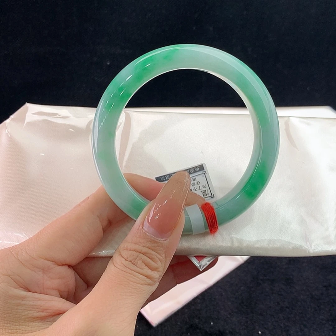 【闪购商品】未镶嵌手镯翡翠正58