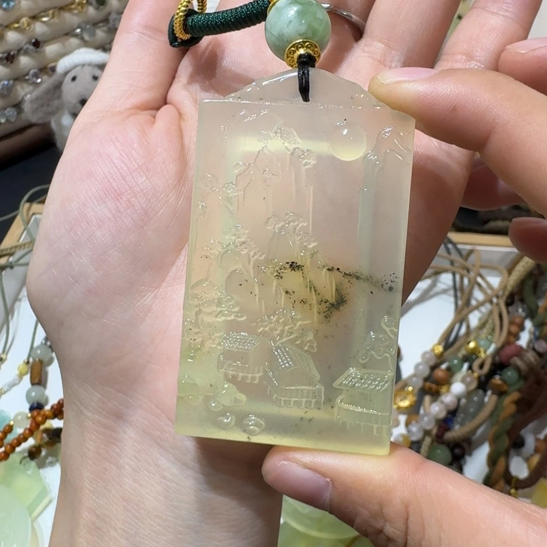 蛇纹石玉未镶嵌颈饰
