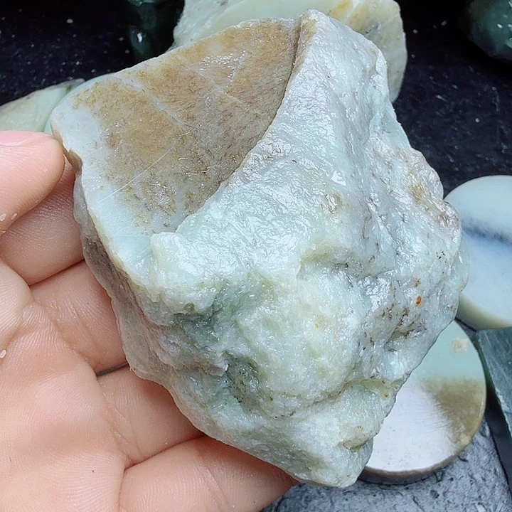 未镶嵌和田玉（糖玉）珠宝奇石