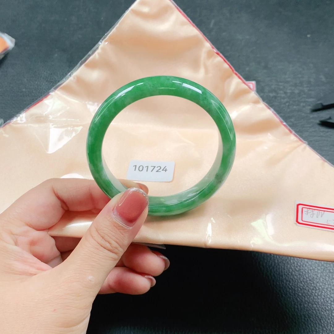 翡翠未镶嵌手镯03
