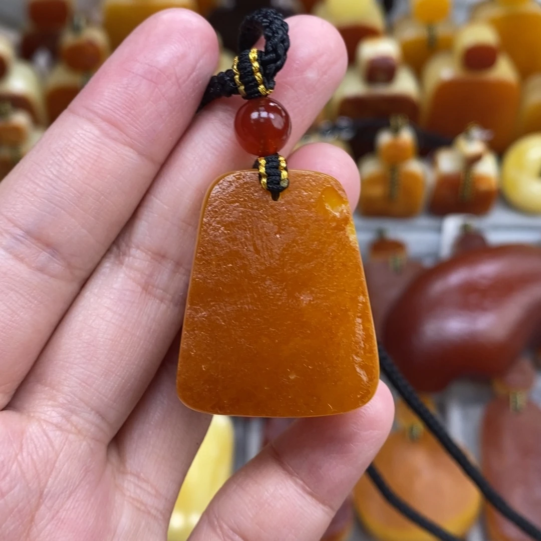 蜜蜡未镶嵌珠宝奇石