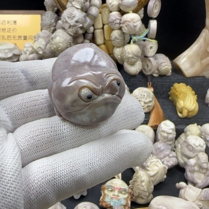 非金属配饰鹿角雕刻金蟾