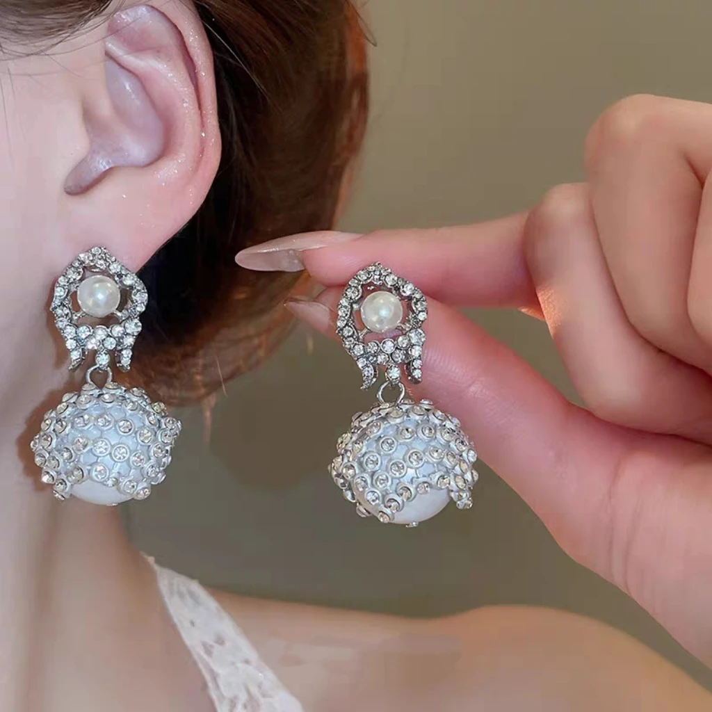 铜合金珐琅耳饰 法式国风中式闪钻白色大贝珠度假风旗袍--耳环