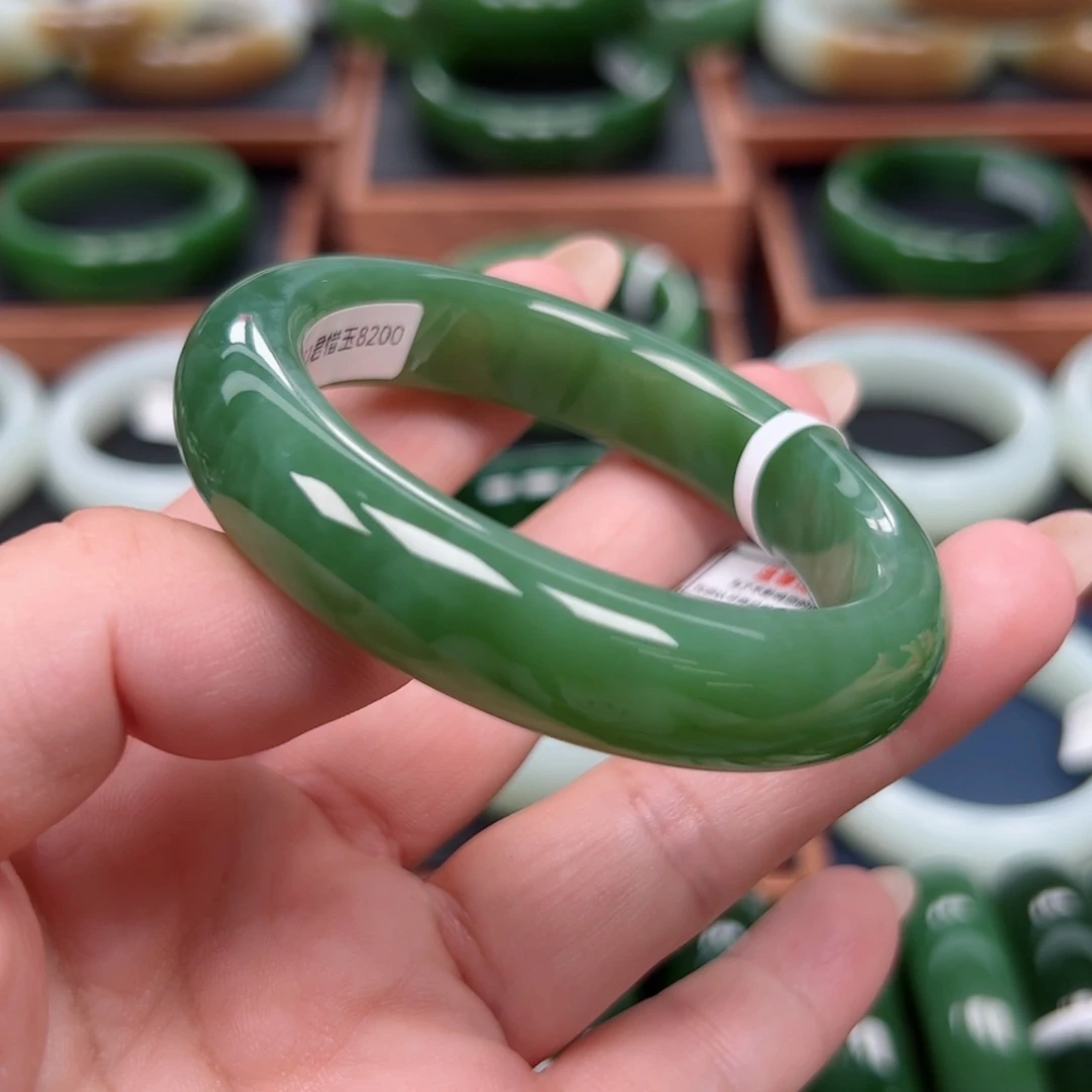 未镶嵌手镯和田玉（碧玉）5152圈口