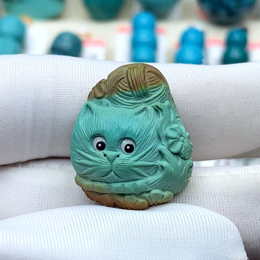 绿松石未镶嵌珠宝奇石