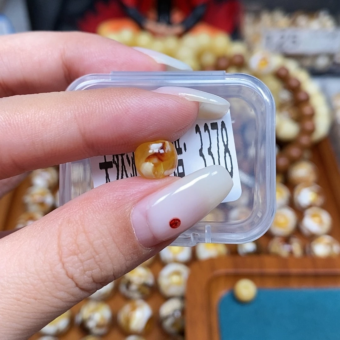 蜜蜡未镶嵌珠宝奇石3378