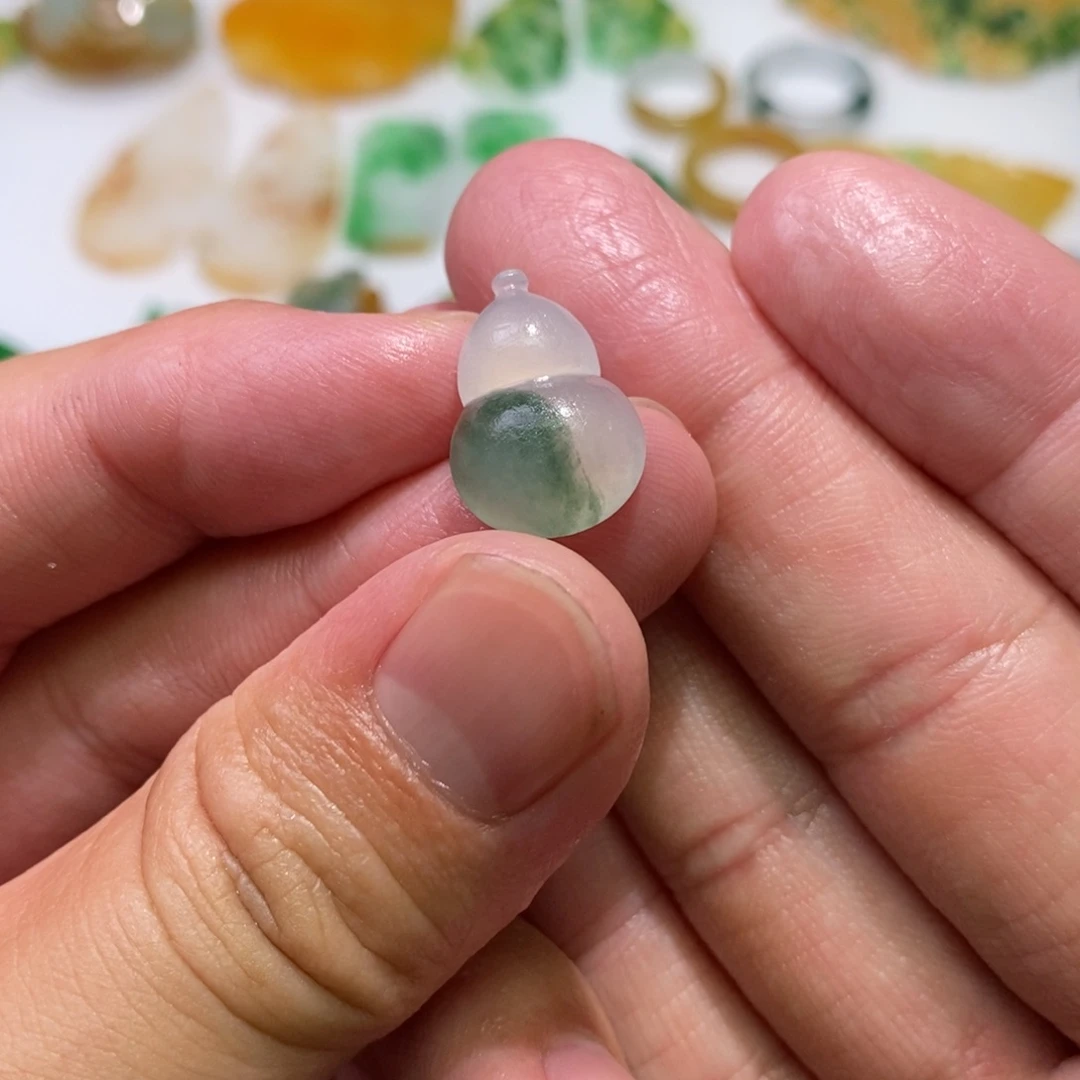 未镶嵌定制翡翠吊坠