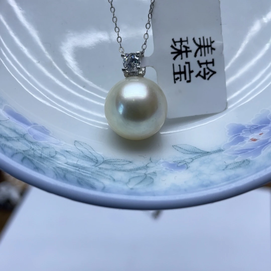 颈饰18K金镶嵌海水珍珠澳白13mm