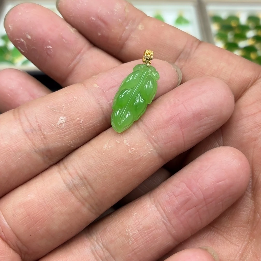 和田玉18K金镶嵌颈饰