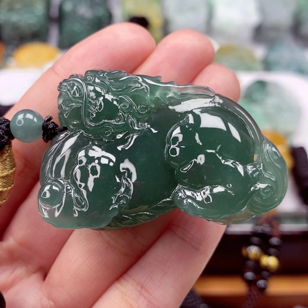 翡翠颈饰未镶嵌翡翠