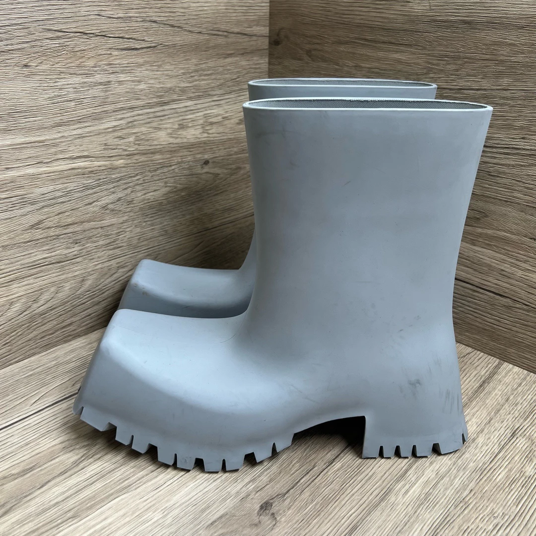 95新 Balenciaga/巴黎世家 Trooper 灰色短靴 36码