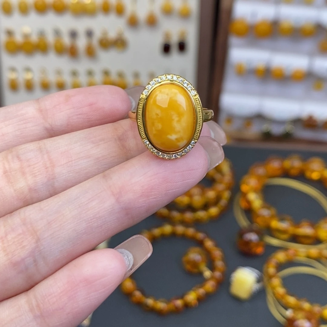 裸石琥珀未镶嵌成品