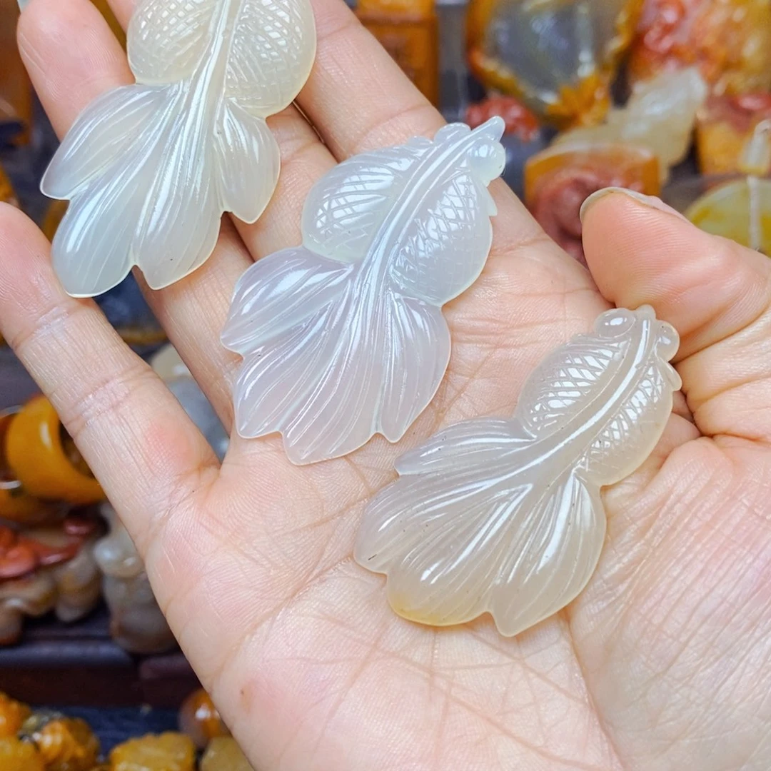 未镶嵌石英质玉（黄龙玉）颈饰