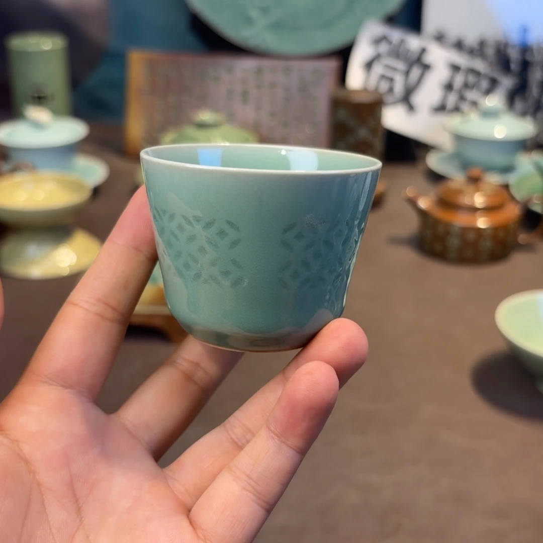杯龙泉青瓷茶具微瑕