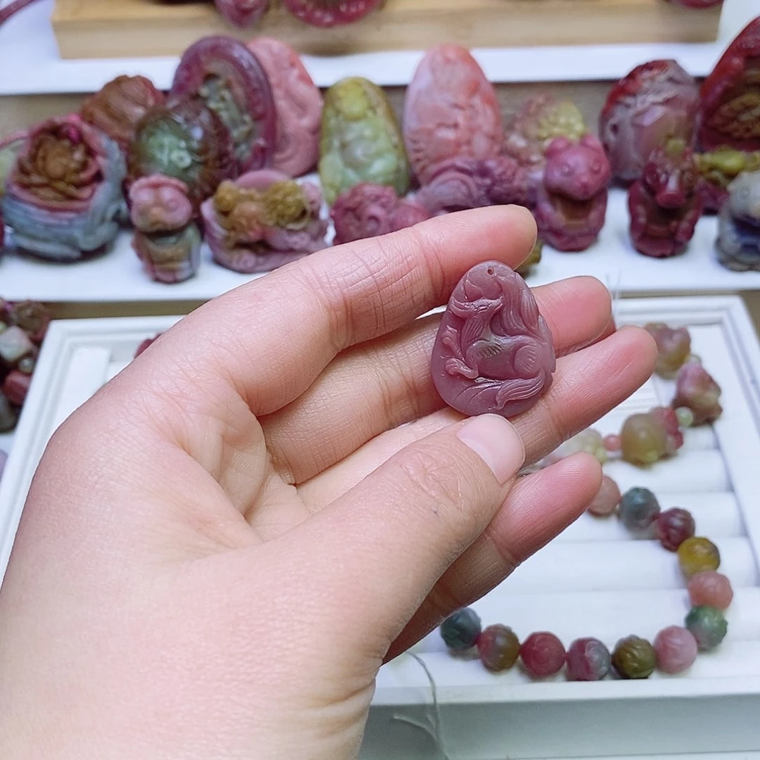 玛瑙/玉髓盐源玛瑙吊坠未镶嵌