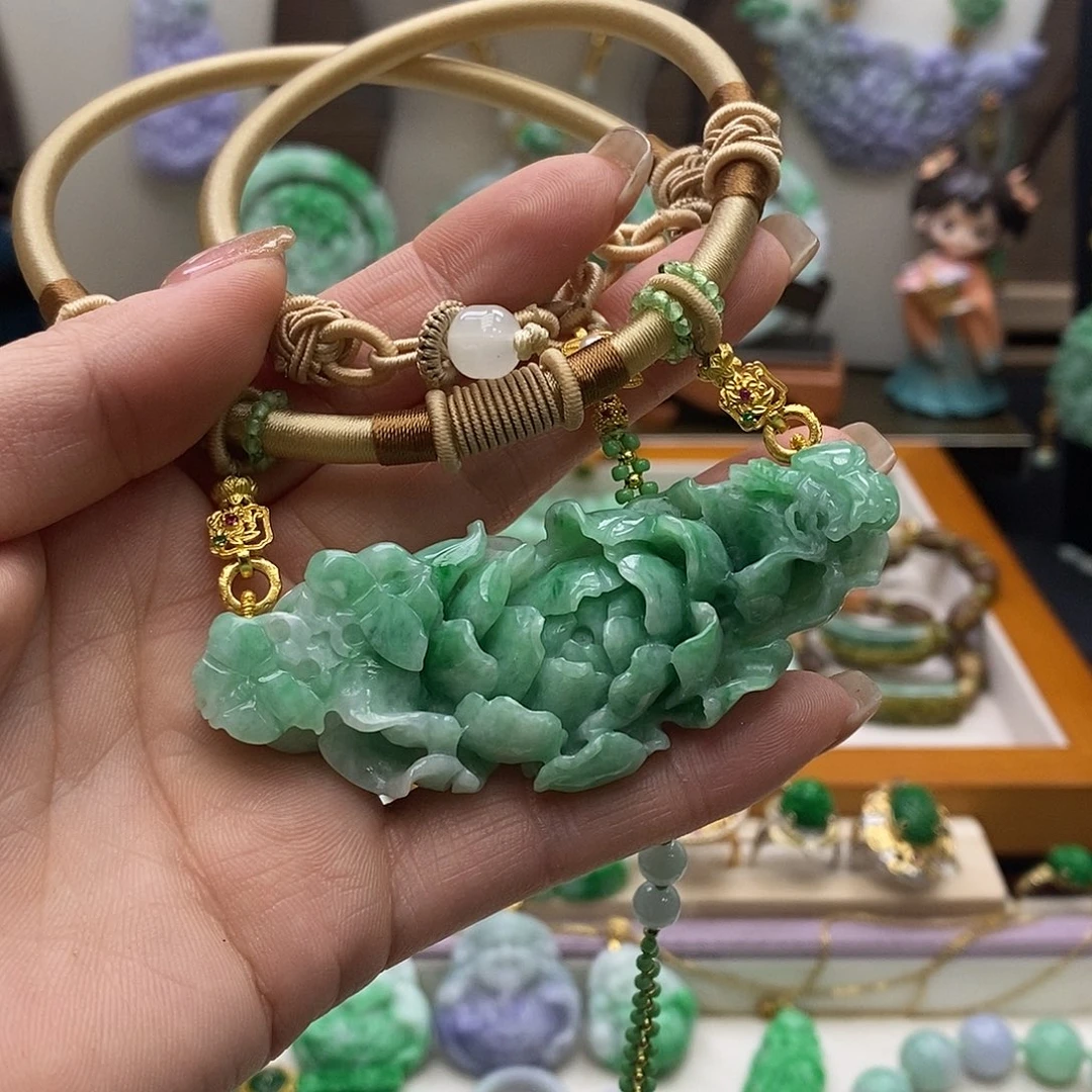 翡翠未镶嵌颈饰天然