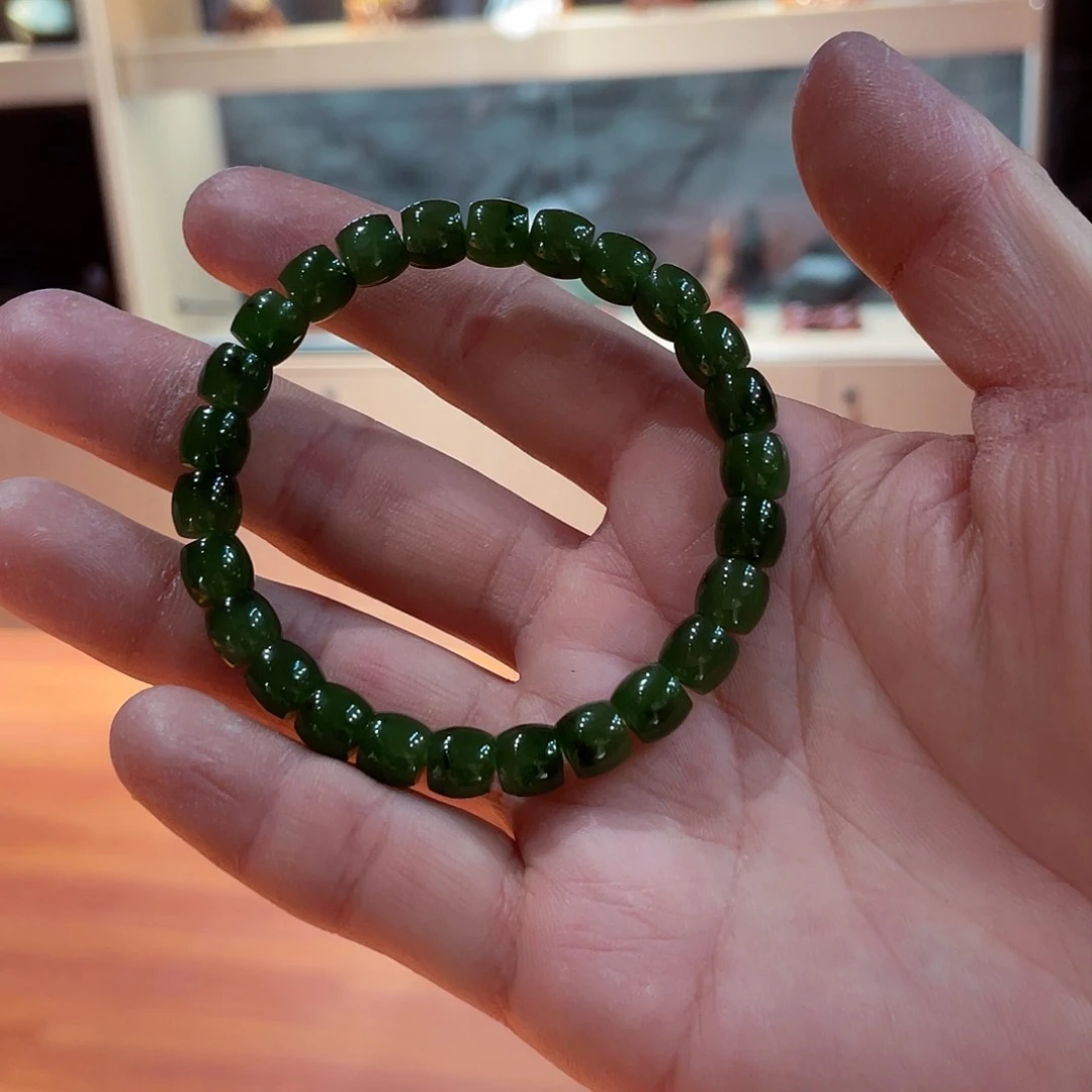 和田玉手串未镶嵌碧玉7.8直切