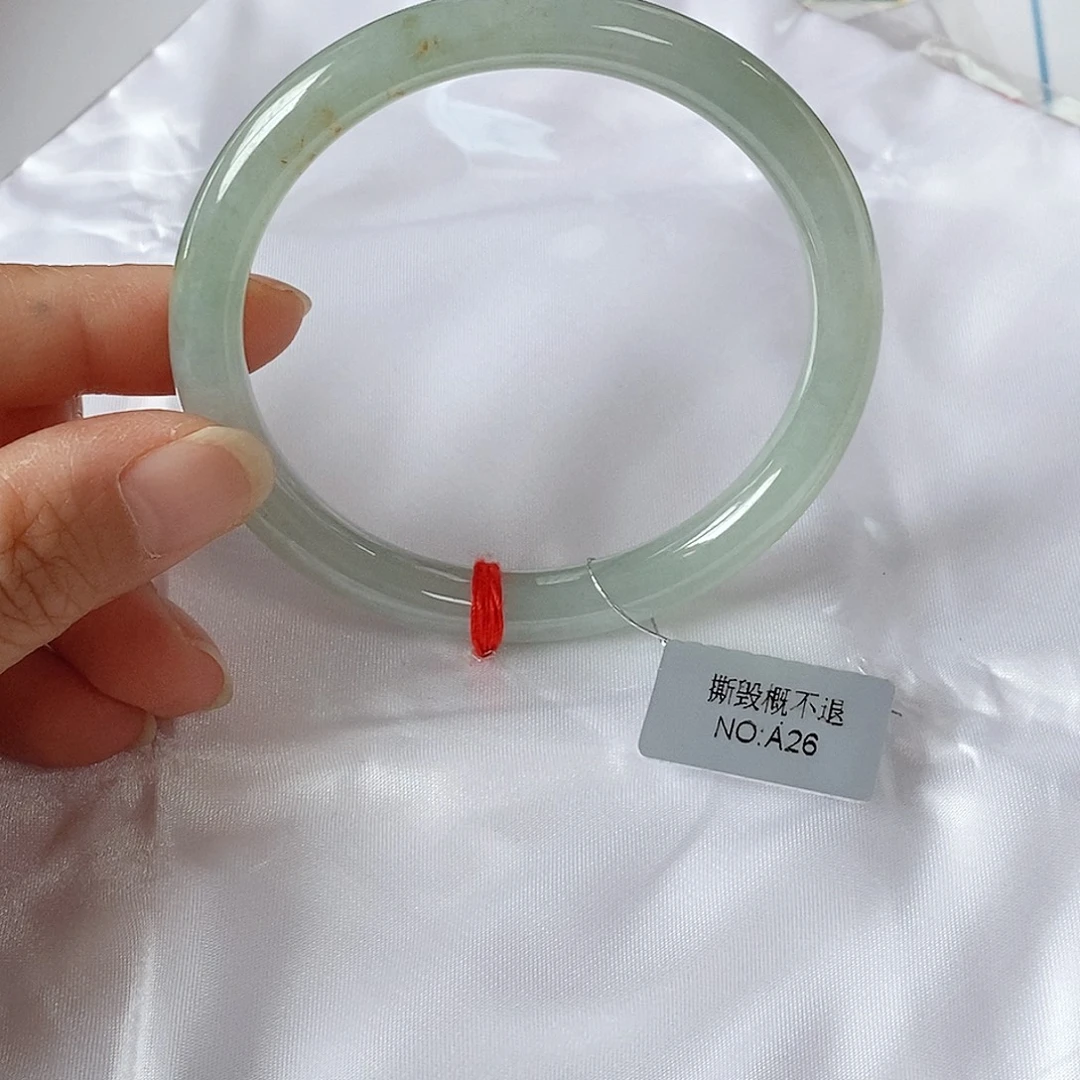 翡翠未镶嵌手镯（圆镯）手镯