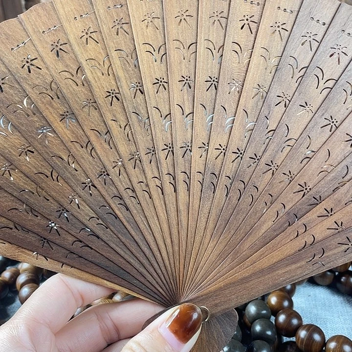 木老山檀扇子摆件