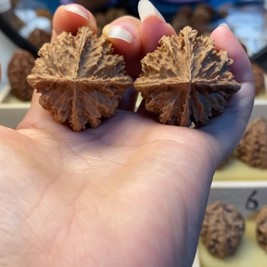桃核把件陕西灯笼
