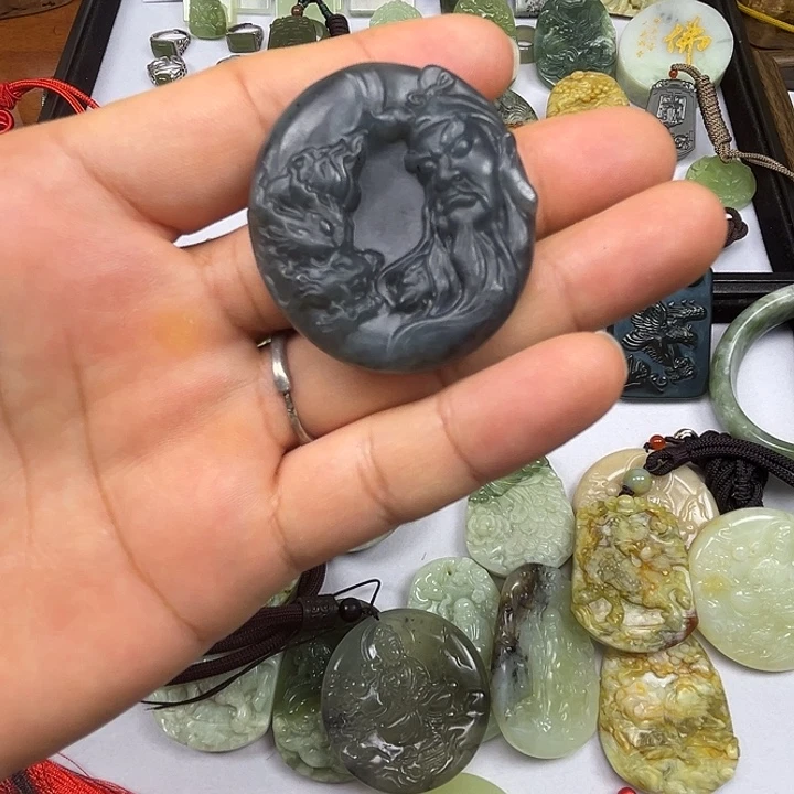 岫玉未镶嵌吊坠(赠链)