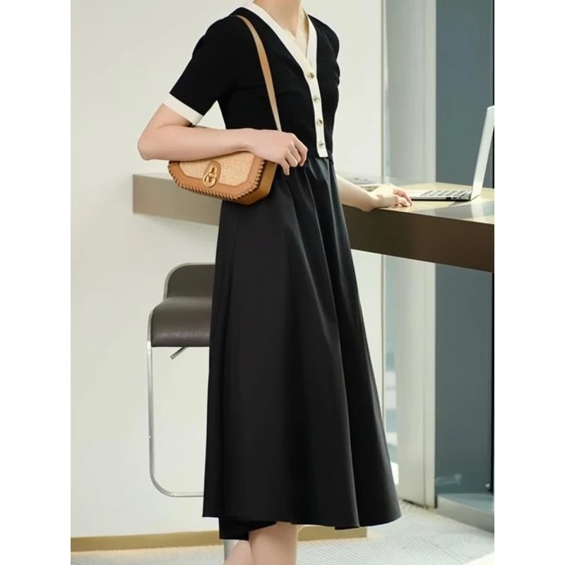 【雅】拼接针织连衣裙修身赫本风小黑裙【25L0898】