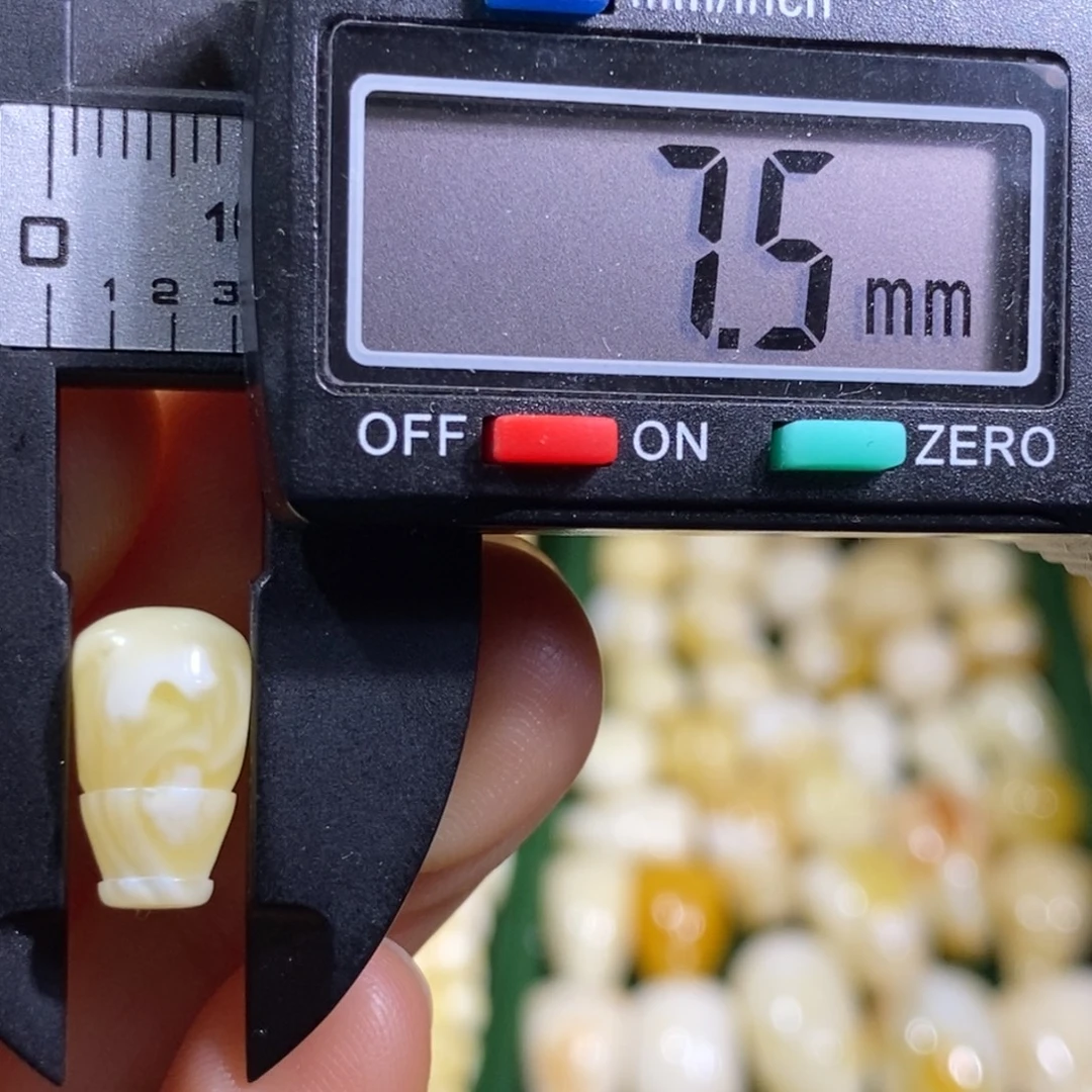 蜜蜡未镶嵌裸石配饰